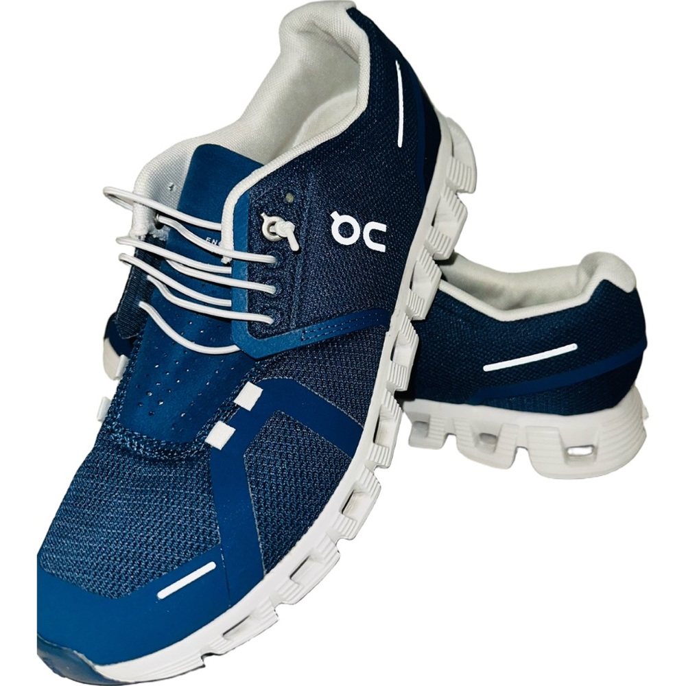 ON Running On Cloud Navy and White Sneakers